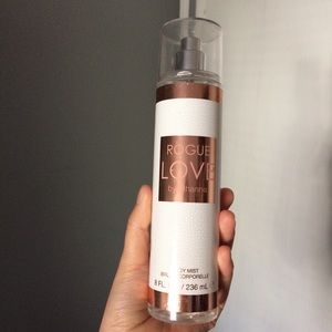 ROUGE LOVE By Rihanna